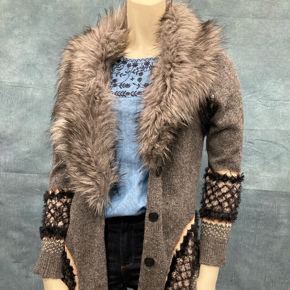 Removable fur cardigan